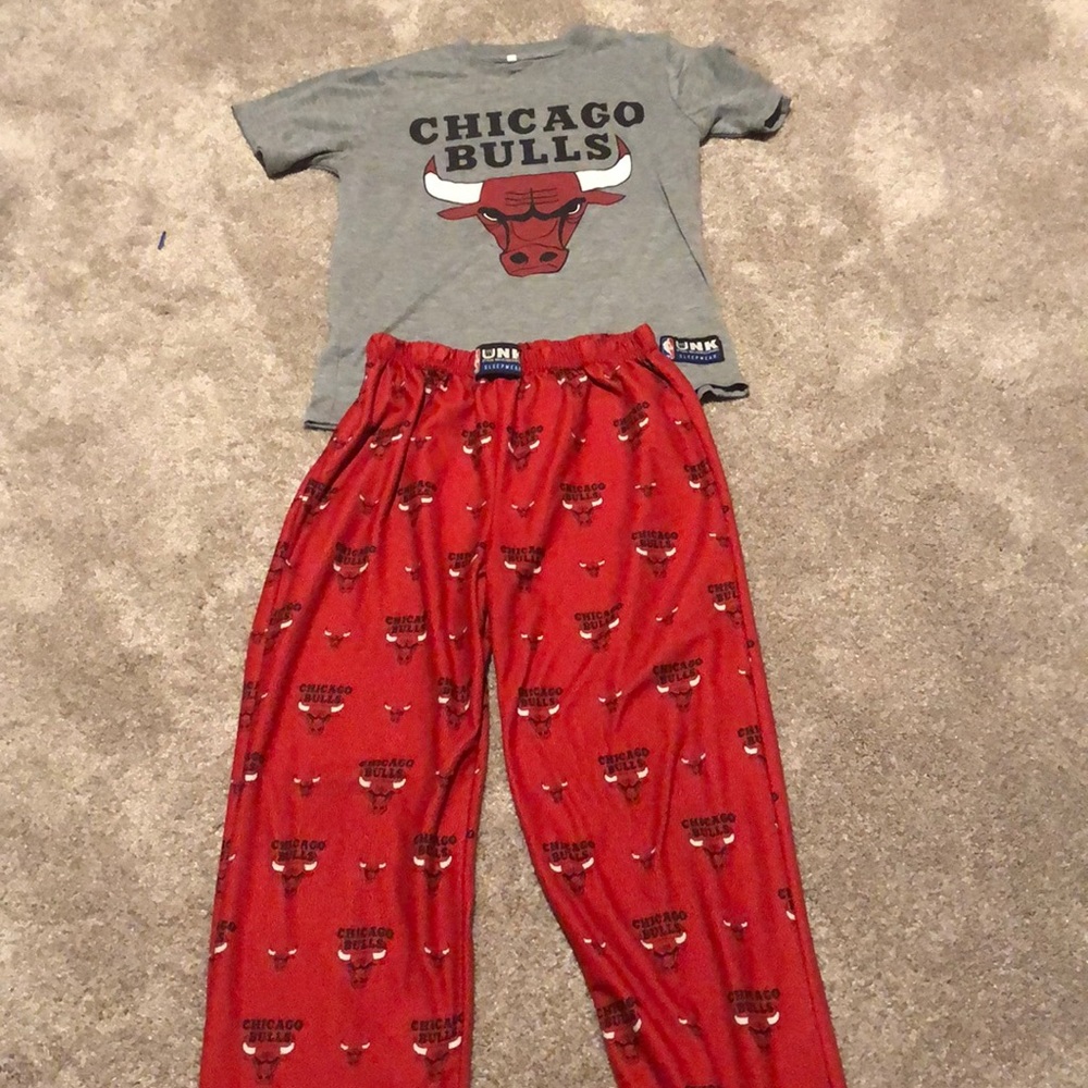 Sleep wear bulls
